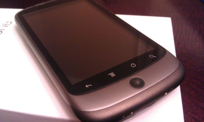 Nexus One, closeup of front/bottom